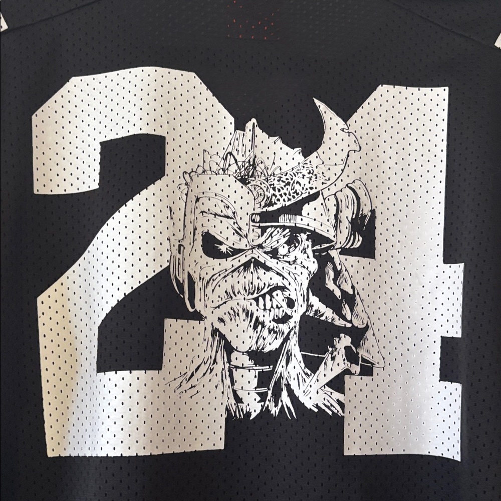 Iron Maiden - The Future Past 24 american football shirt - Picture 4 of 9